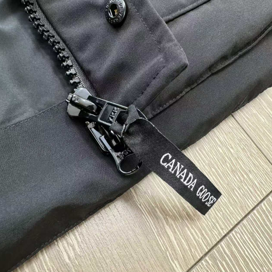 Canada Goose Arctic Program Vest Black Outerwear - 13