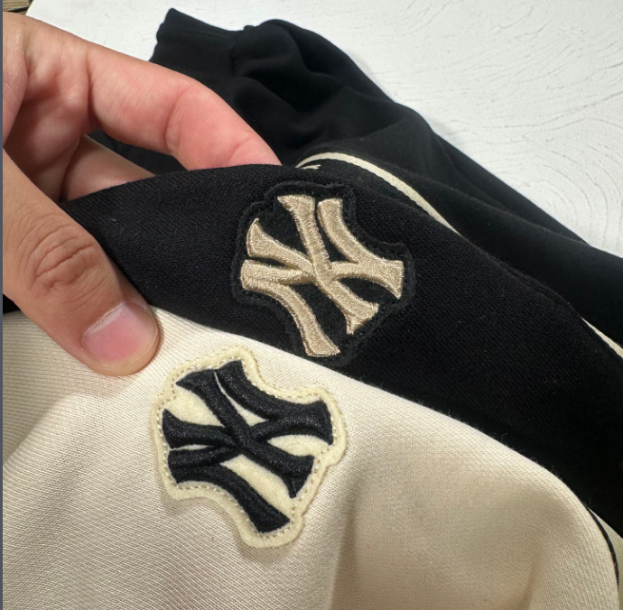 MLB New York Yankees Tape Trim Crewneck Hoodie Beige and Black - 8
