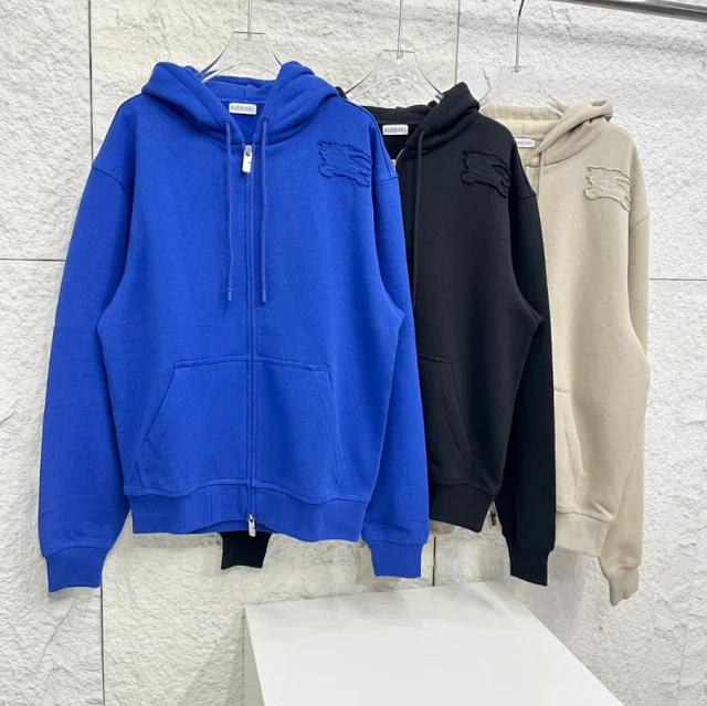 Burberry Hoodies & Sweatshirts Zip-Up Hoodie with Equestrian Knight Appliqué product detail image 4