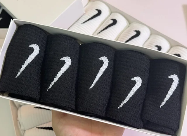 Nike Socks Ribbed crew with Swoosh logo product detail image 3