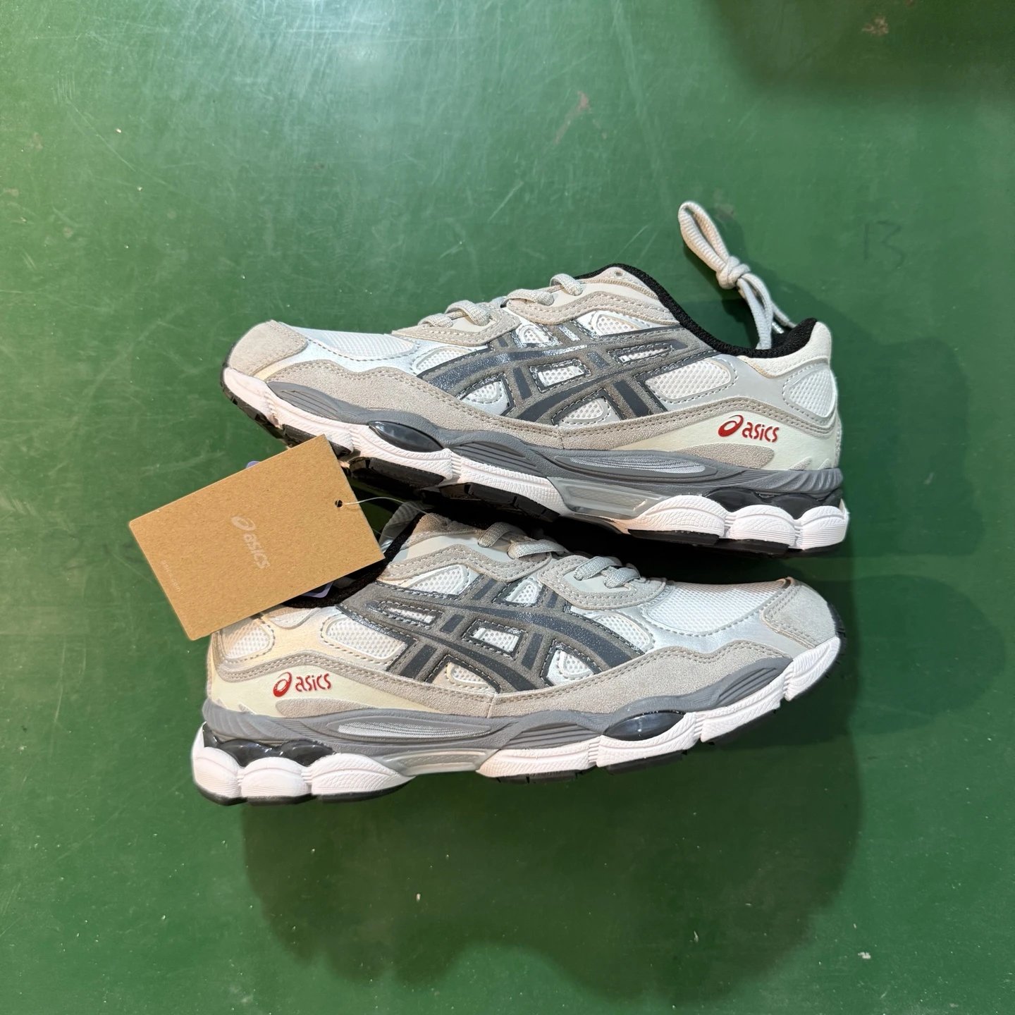 GEL-NYC Grey Red 1201A789-102