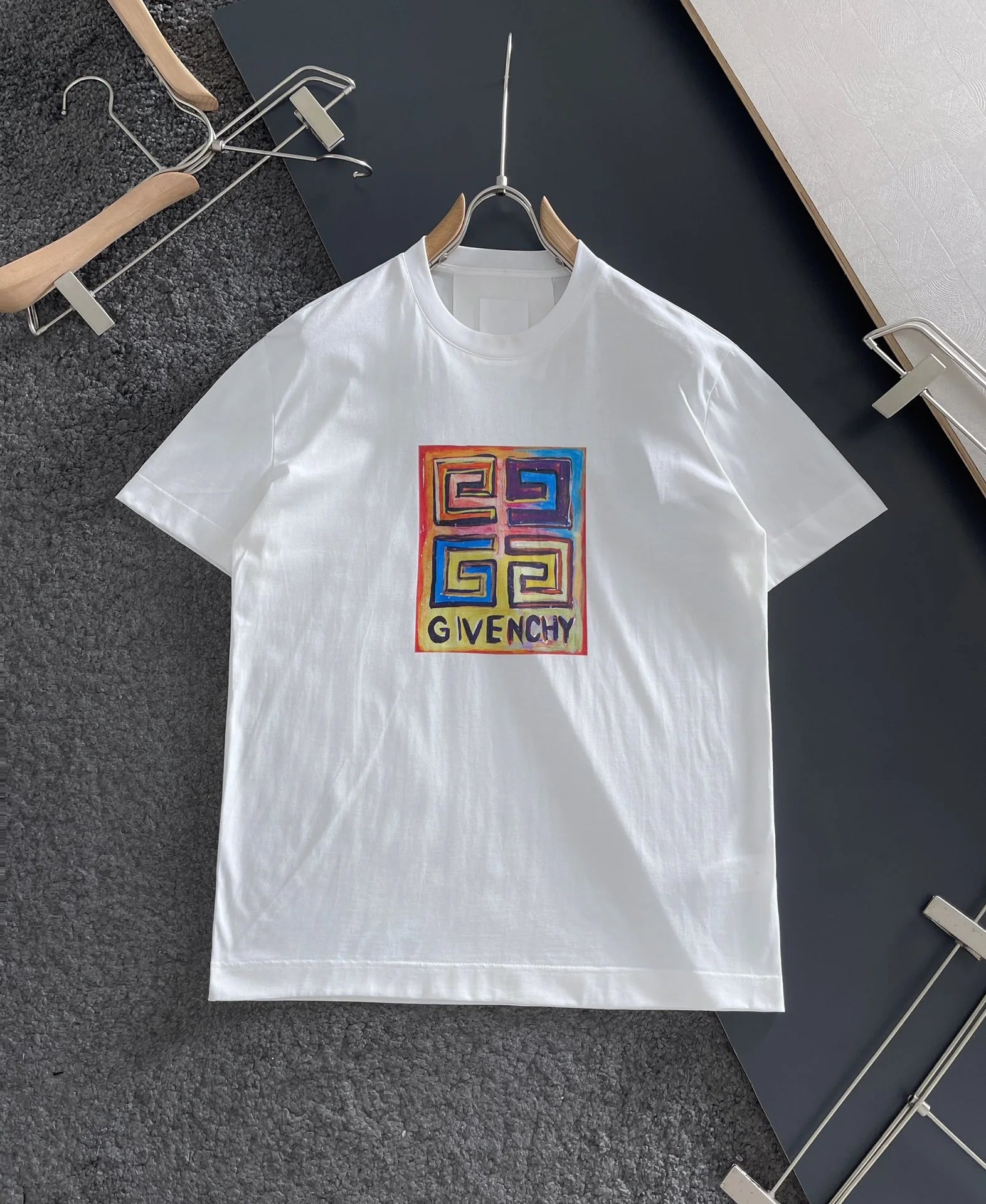 05白色