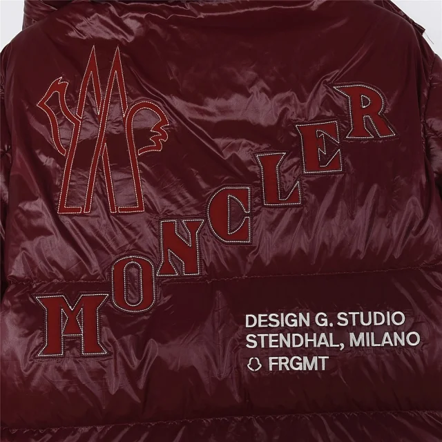 Moncler Down Jackets Hooded Puffer Jacket with Sleeve Logo Patch product detail image 15