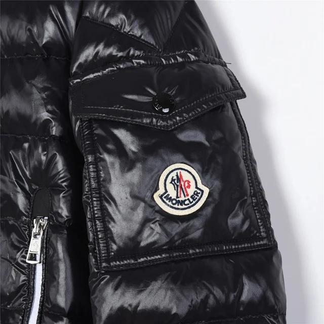 Moncler Down Jackets Hooded Puffer Jacket with Sleeve Logo Patch product detail image 92
