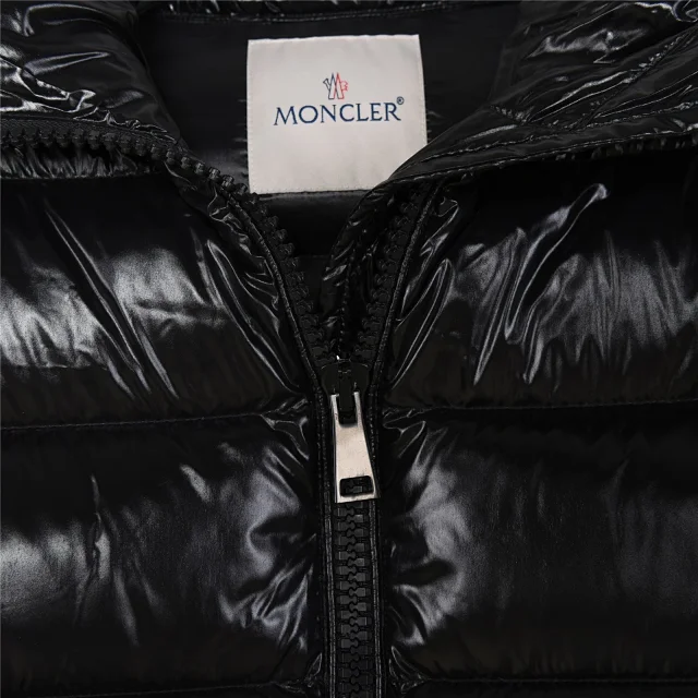 Moncler Down Jackets Hooded Puffer Jacket with Sleeve Logo Patch product detail image 42