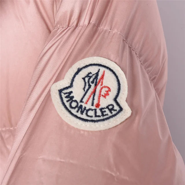 Moncler Down Jackets Hooded Puffer Jacket with Sleeve Logo Patch product detail image 53