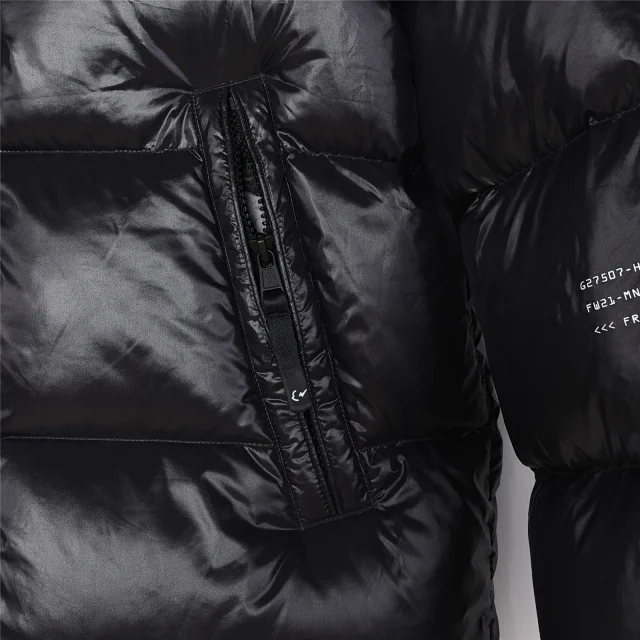 Moncler Down Jackets Hooded Puffer Jacket with Sleeve Logo Patch product detail image 25