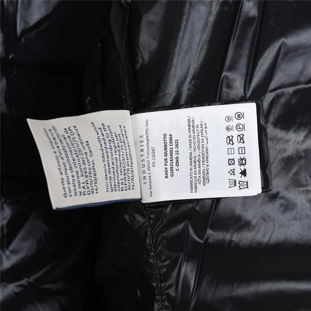 Moncler Down Jackets Hooded Puffer Jacket with Sleeve Logo Patch product detail image 86