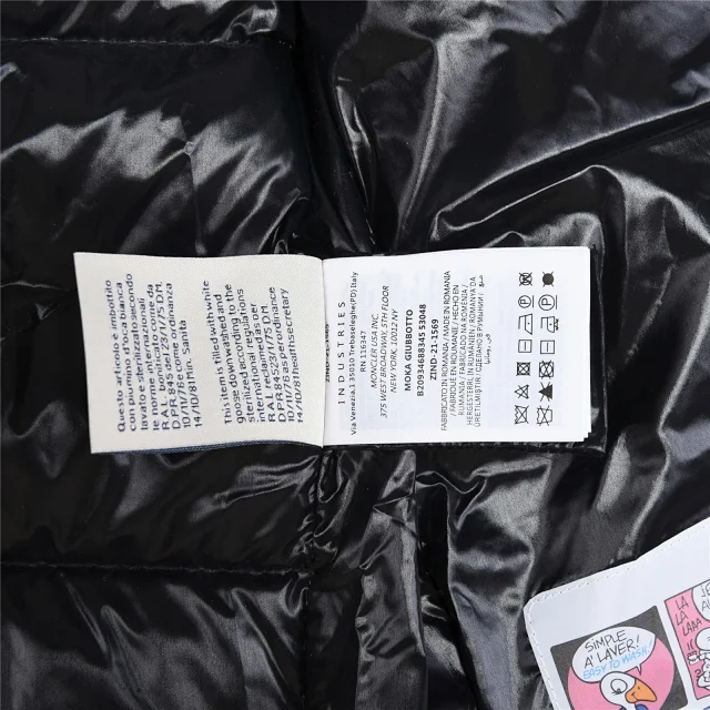 Moncler Down Jackets Hooded Puffer Jacket with Sleeve Logo Patch product detail image 76