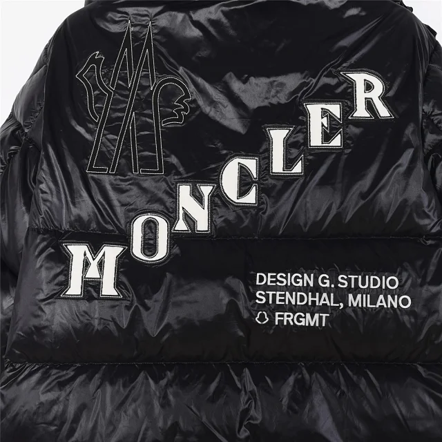 Moncler Down Jackets Hooded Puffer Jacket with Sleeve Logo Patch product detail image 24