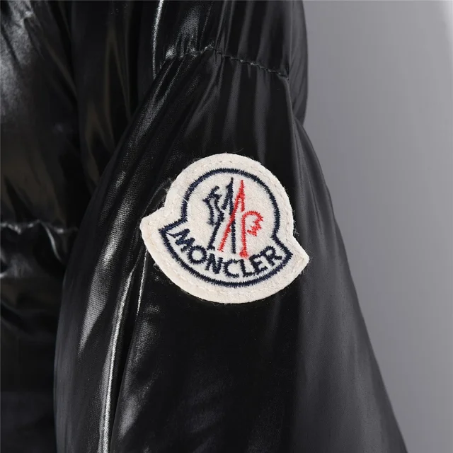 Moncler Down Jackets Hooded Puffer Jacket with Sleeve Logo Patch product detail image 62