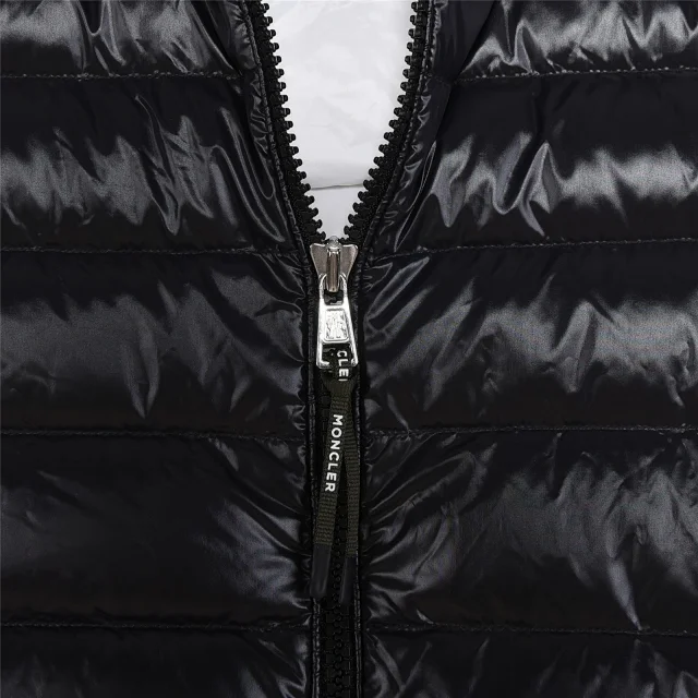 Moncler Down Jackets Hooded Puffer Jacket with Sleeve Logo Patch product detail image 91