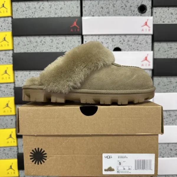 UGG W Coquette Beige Shearling Slipper - 1