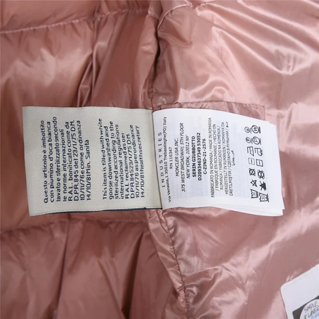 Moncler Down Jackets Hooded Puffer Jacket with Sleeve Logo Patch product detail image 57