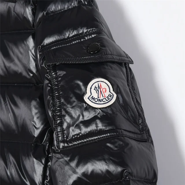 Moncler Down Jackets Hooded Puffer Jacket with Sleeve Logo Patch product detail image 72