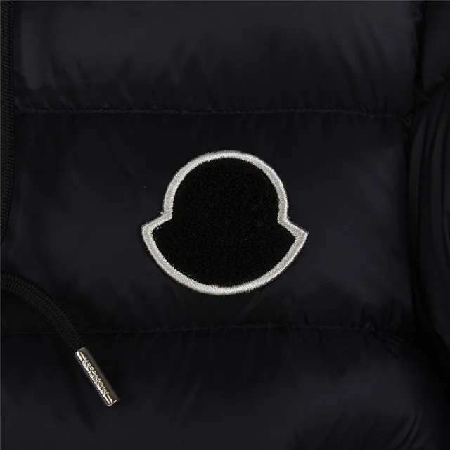Moncler Down Jackets Hooded Puffer Jacket with Sleeve Logo Patch product detail image 5