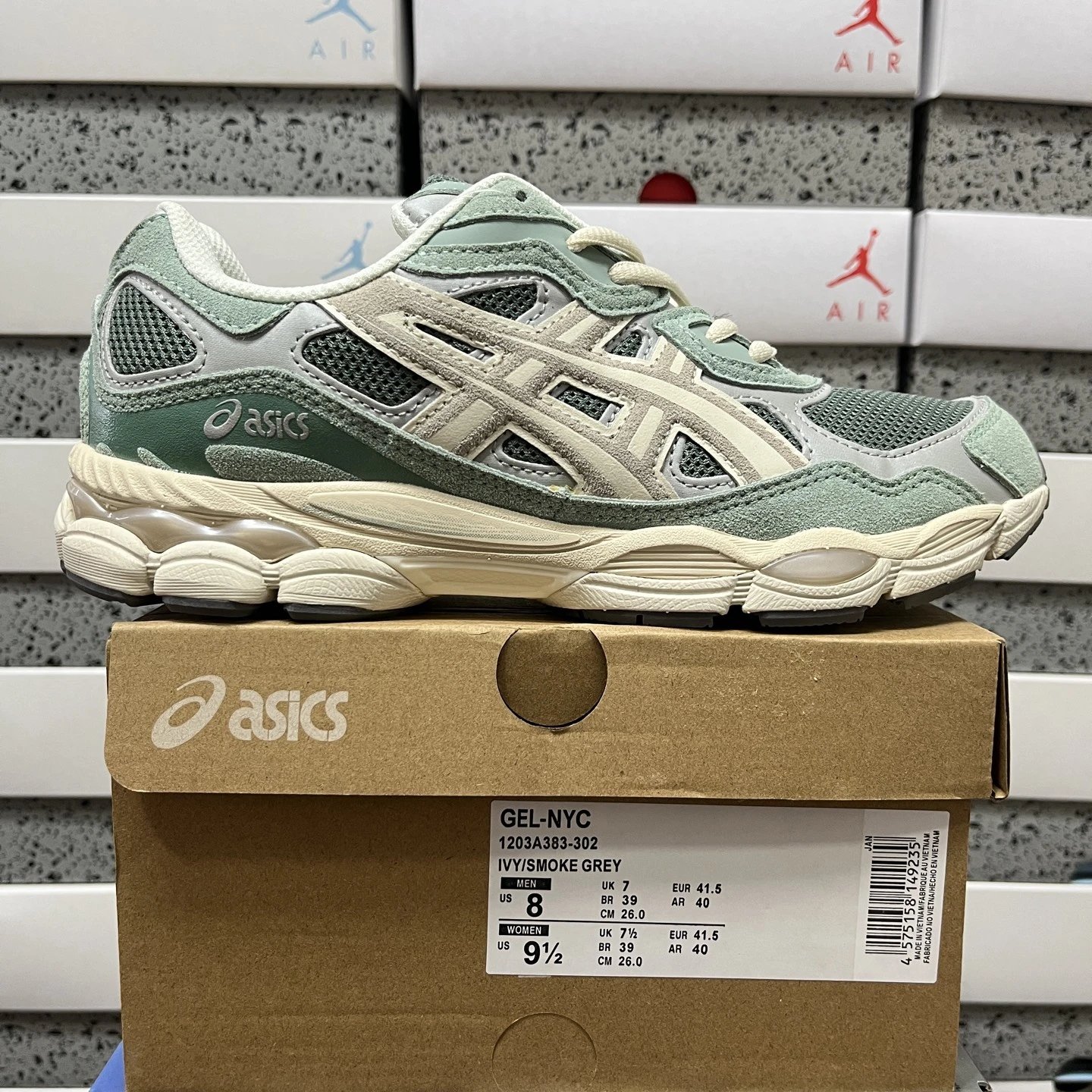 1203A383-302