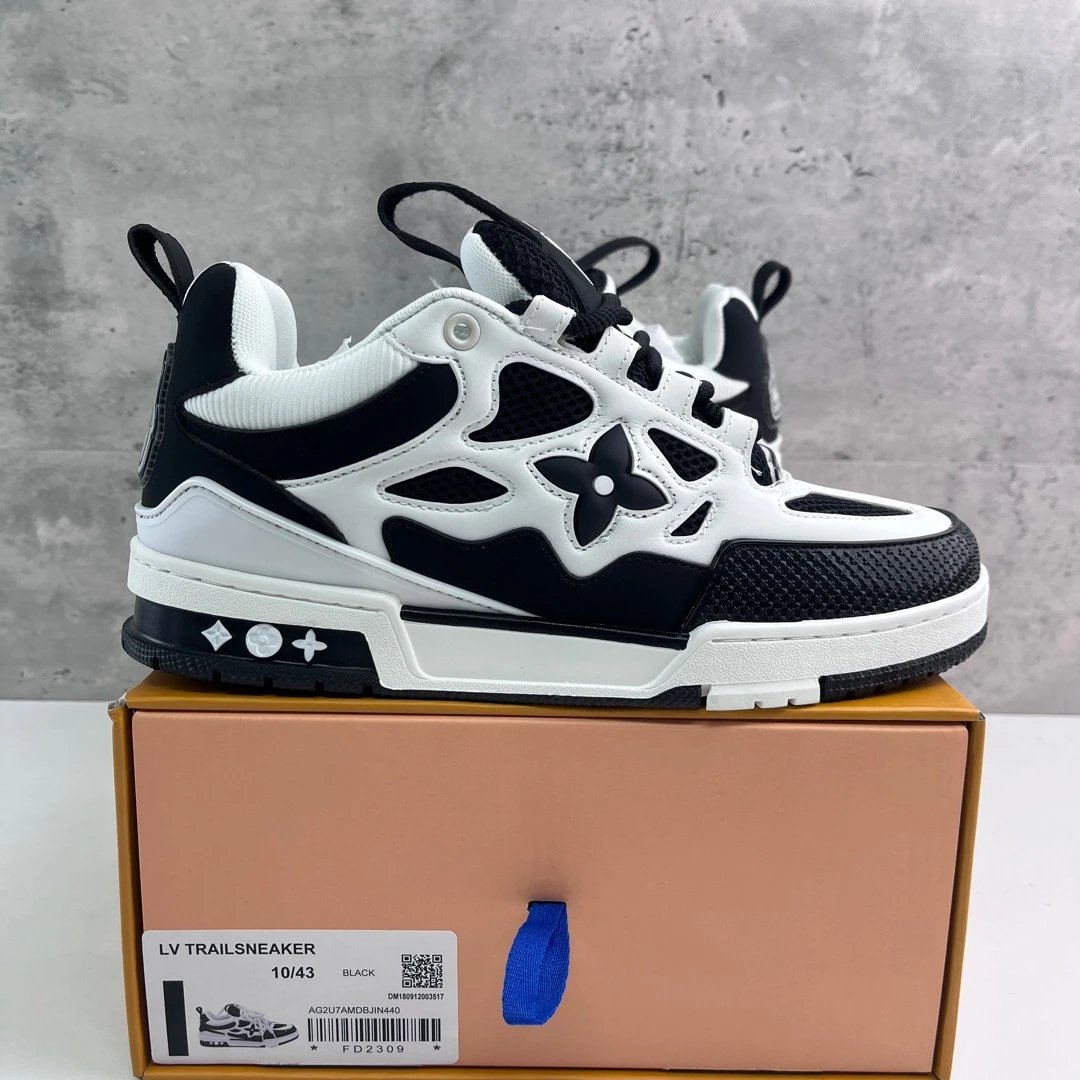 SK8 White Black