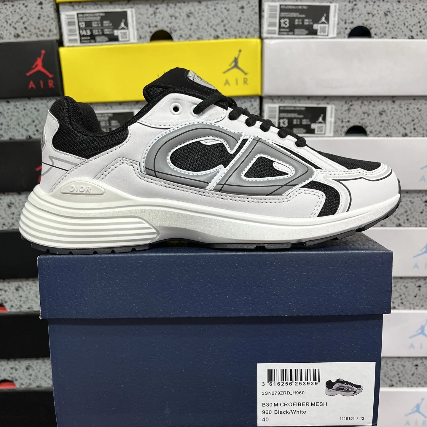 H960 White Black