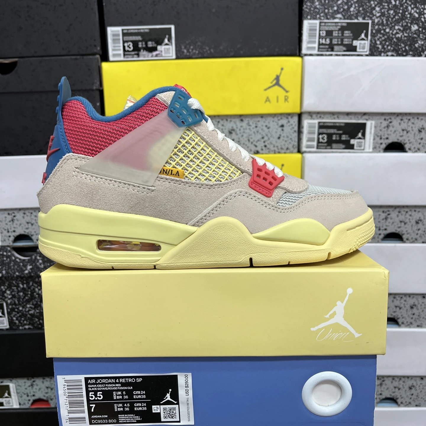 AJ4 UN Pink White DC9533-800 (36-47.5)