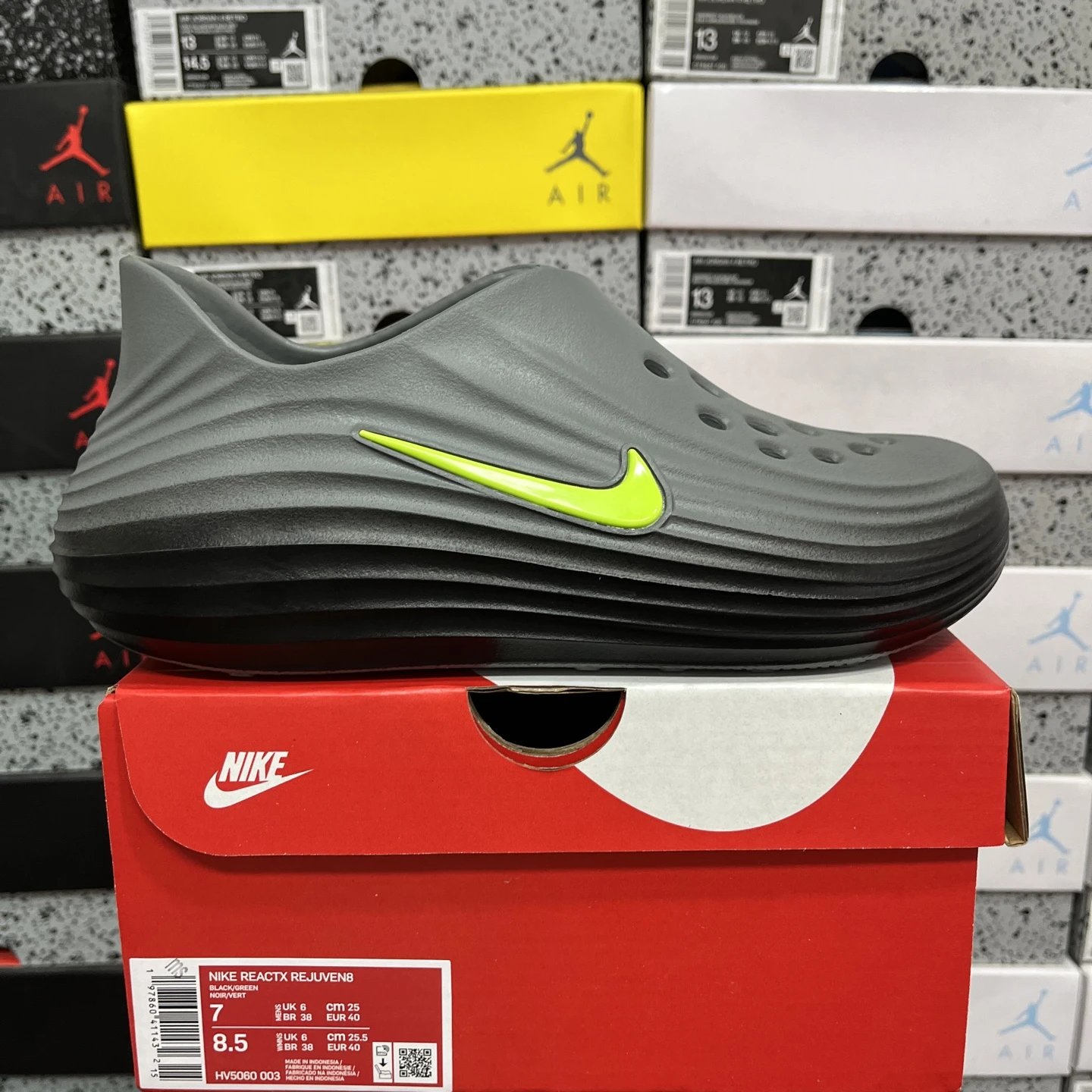 Gray Green HV5060-003