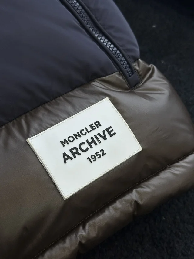 Moncler Down Jackets quilted puffer jacket with stand collar product detail image 8