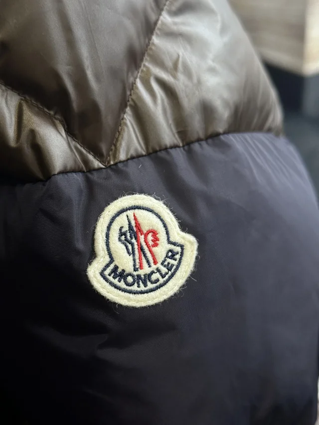 Moncler Down Jackets quilted puffer jacket with stand collar product detail image 7