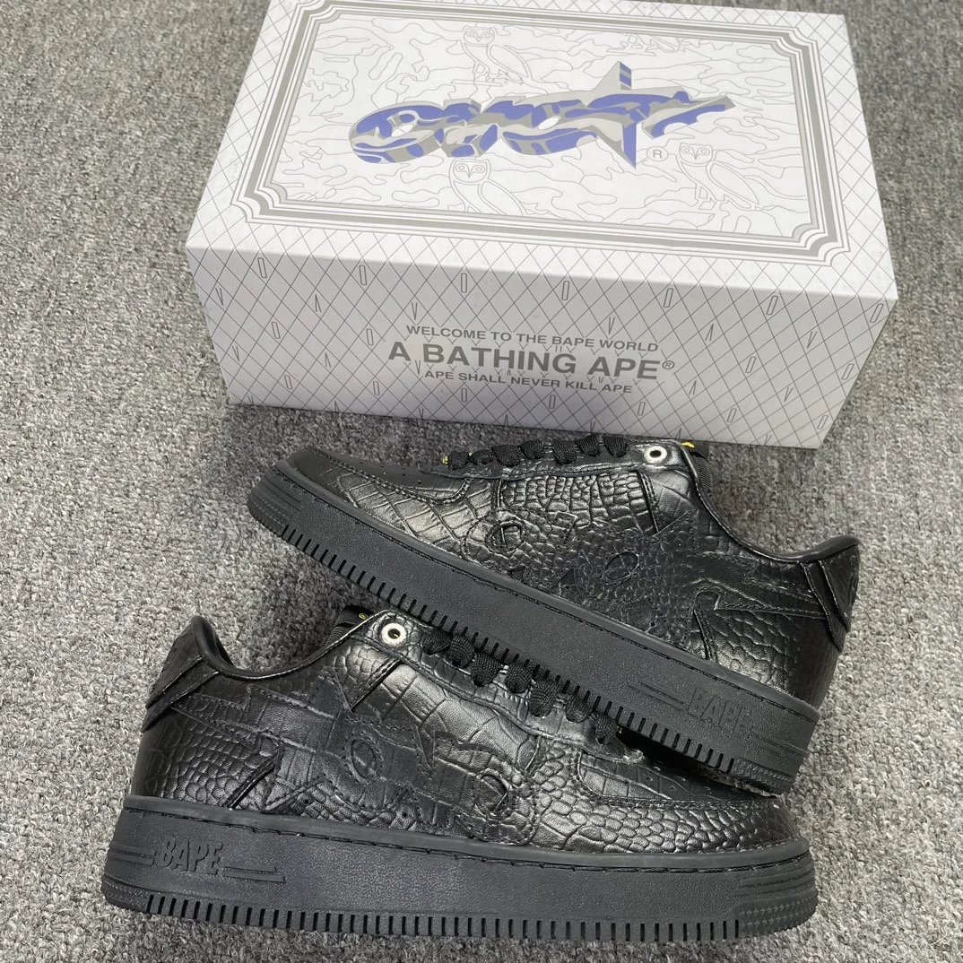 1G8010091 Collaboration Black Embossed