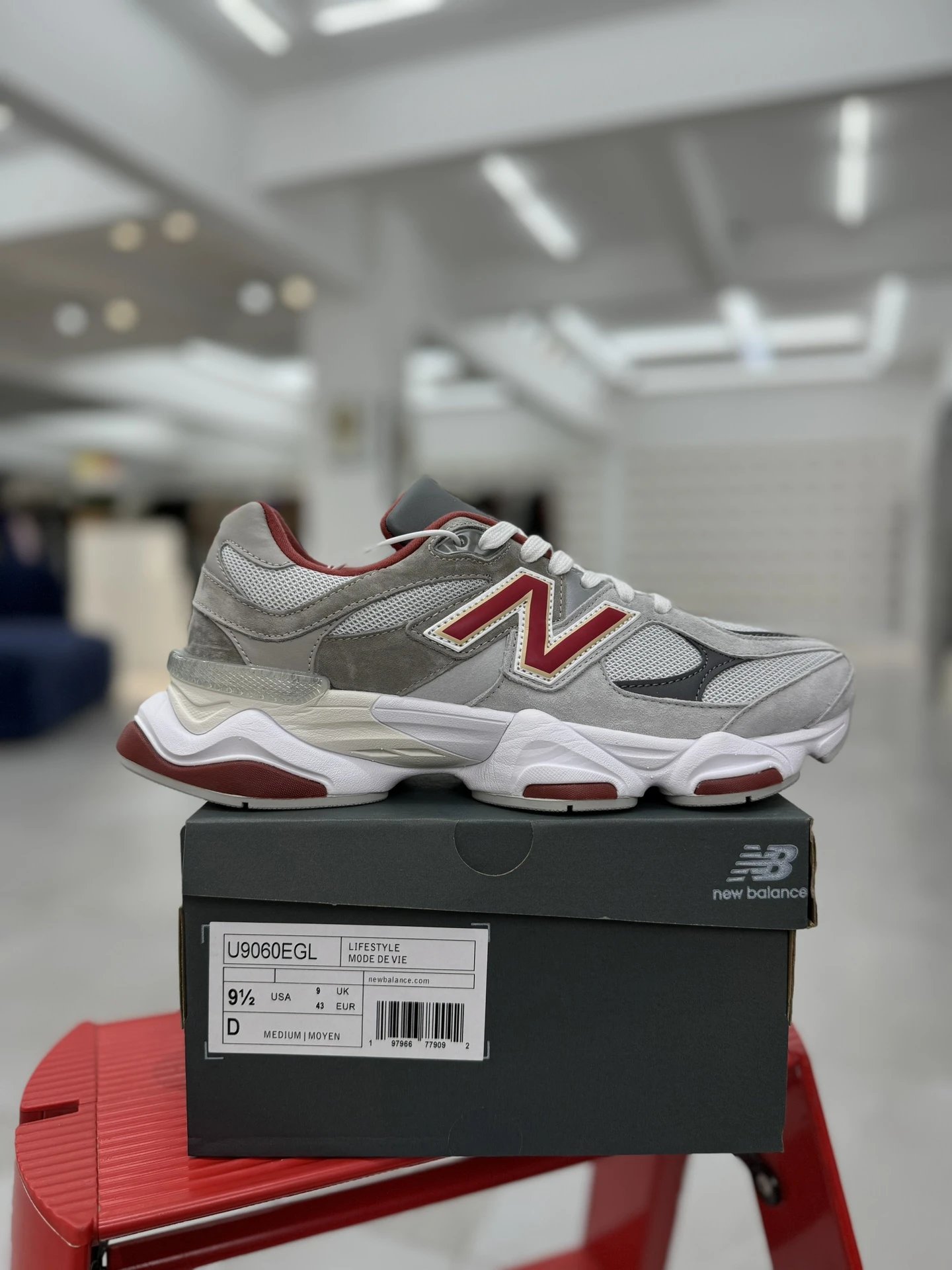 Grey Red U9060EGL