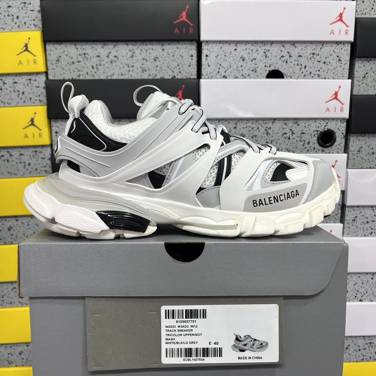 Balenciaga Track 3.0 Pierced Shoes — 9812 white, gray, black colorway — USFans Spreadsheet photo