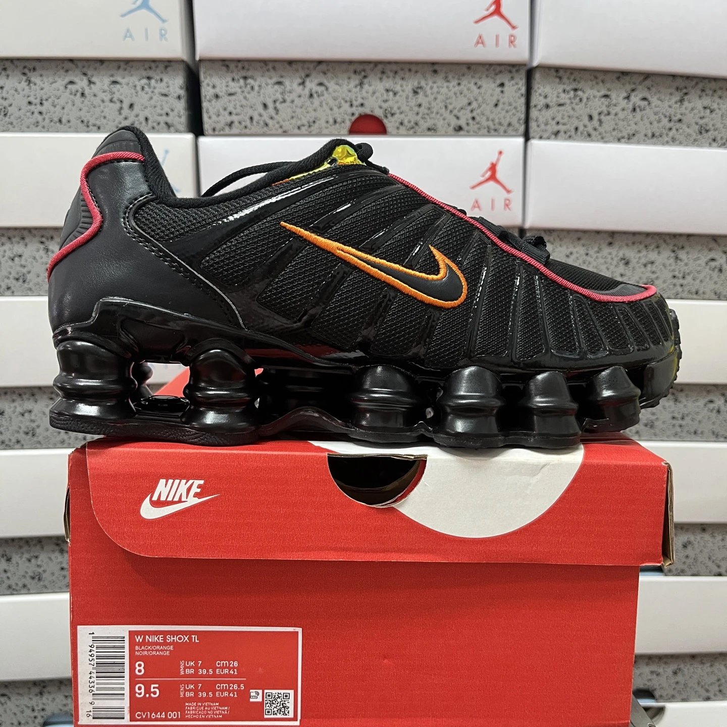 CV1644-001黑红(40-46)