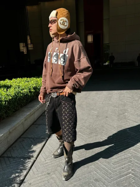 Klein er.d Distressed Brown Graphic Hoodie - 3