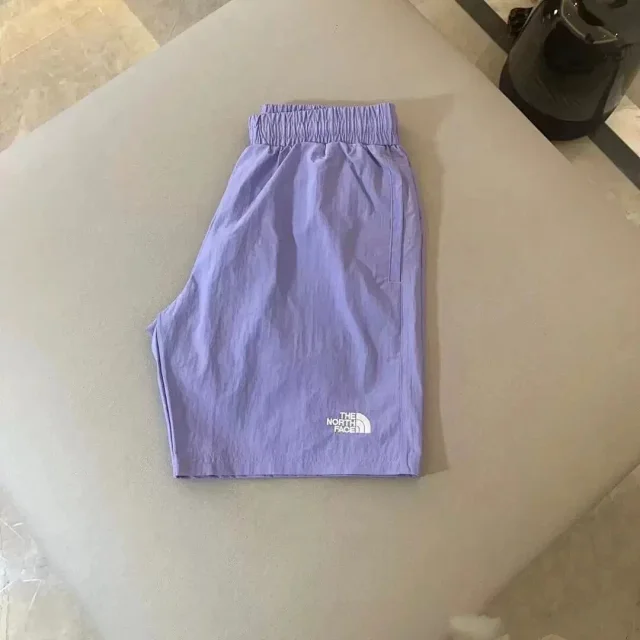 The North Face Shorts Elastic-Waist Logo product detail image 8