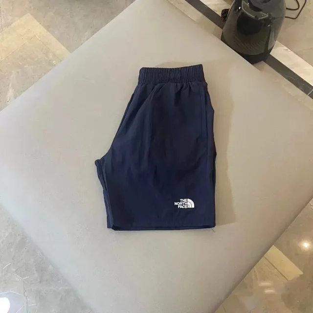 The North Face Shorts Elastic-Waist Logo product detail image 9