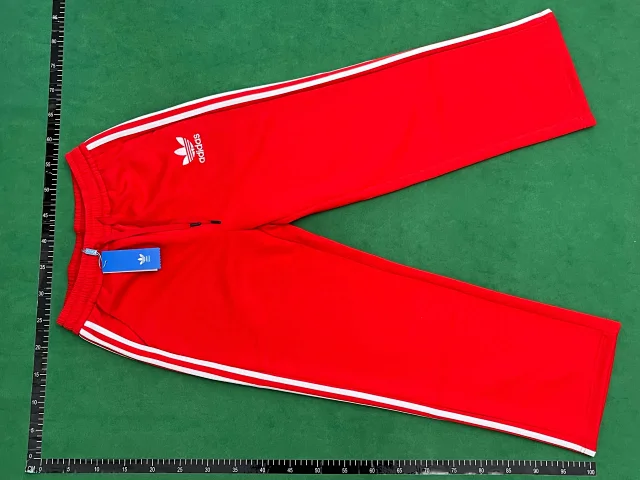 Adidas Hoodies & Sweatshirts Trefoil quarter-zip sweatshirt with striped sleeves product detail image 12
