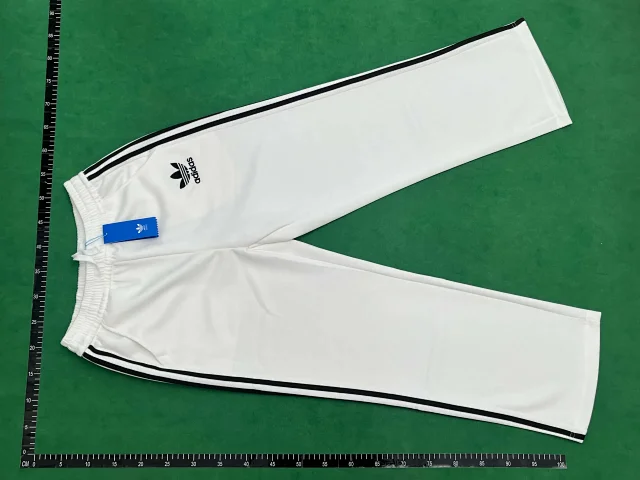 Adidas Hoodies & Sweatshirts Trefoil quarter-zip sweatshirt with striped sleeves product detail image 13