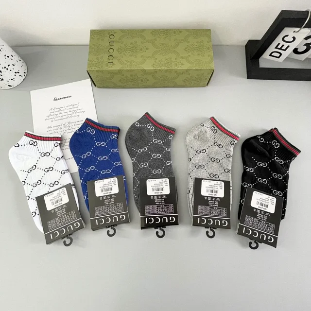 Gucci Socks Logo Ankle and No-Show product detail image 11