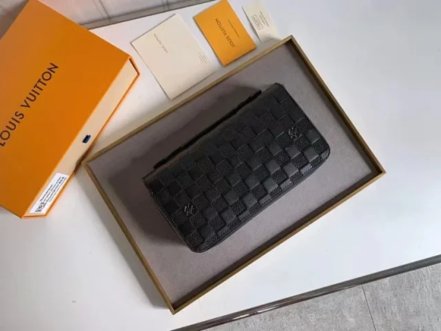 Louis Vuitton Monogram wallet and card holder collection product detail image 11