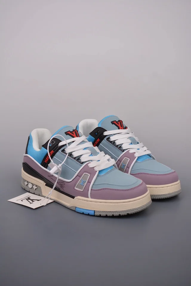 Louis Vuitton Sneakers Low-Top Monogram Lace-Up product detail image 17