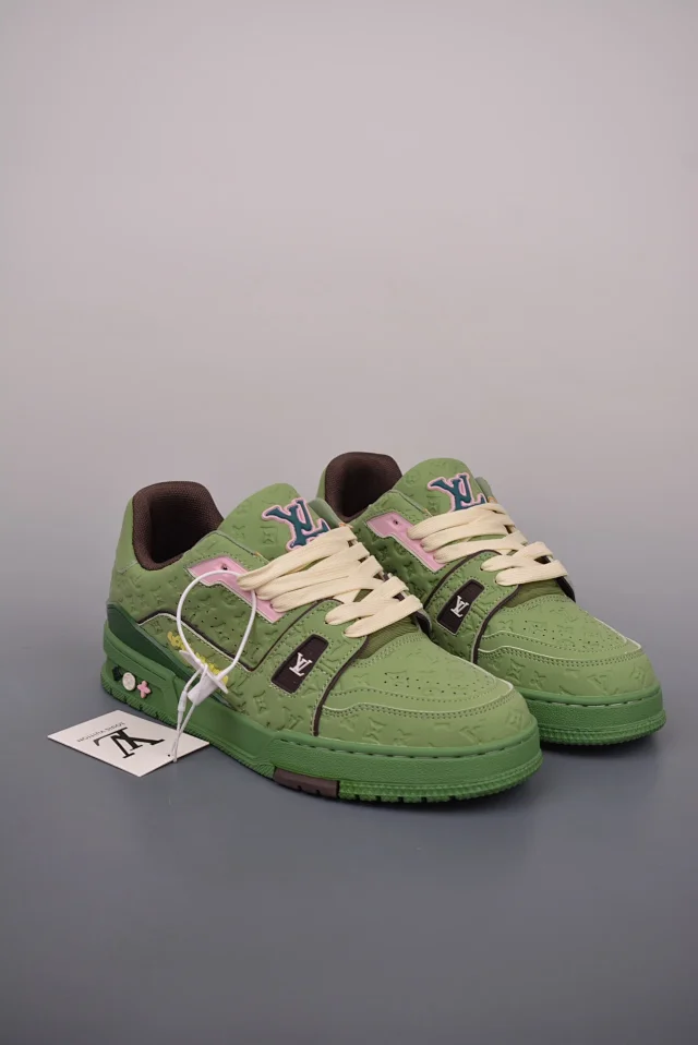 Louis Vuitton Sneakers Low-Top Monogram Lace-Up product detail image 11