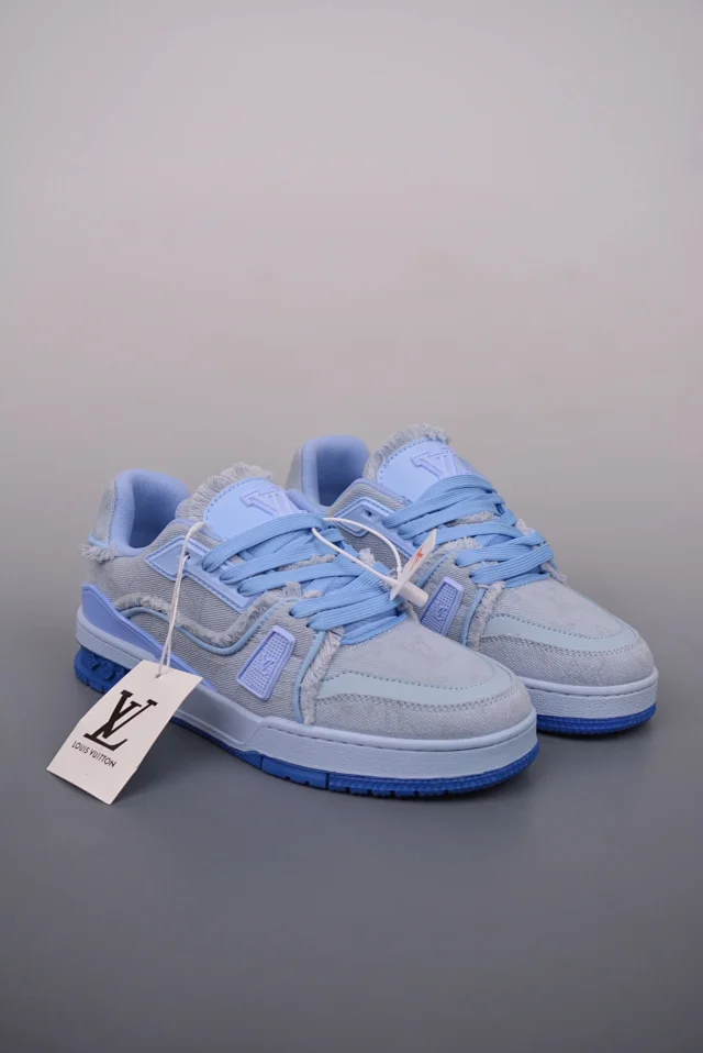 Louis Vuitton Sneakers Low-Top Monogram Lace-Up product detail image 21