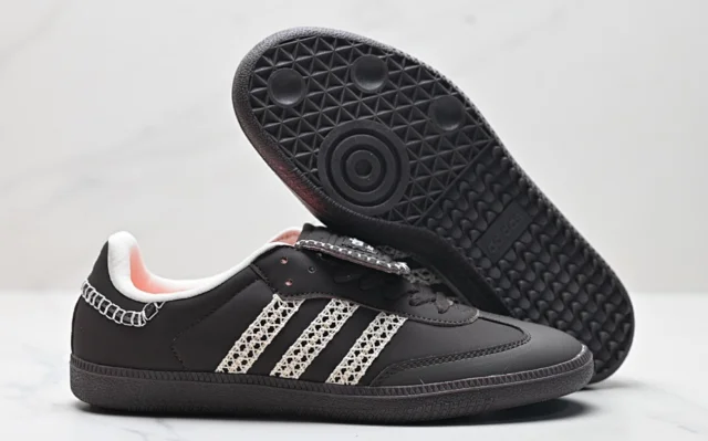 adidas Sneakers Samba low-top with three stripes product detail image 5