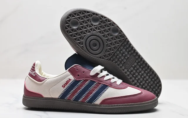 adidas Sneakers Samba low-top with three stripes product detail image 3