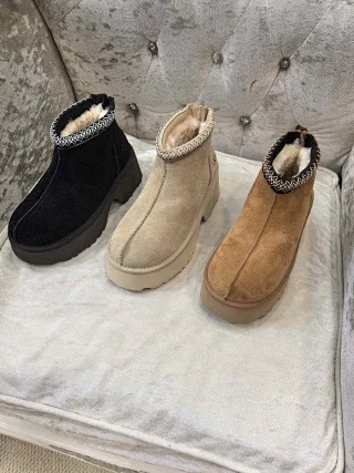 UGG Slippers Fur-Lined Suede Moccasin product detail image 5