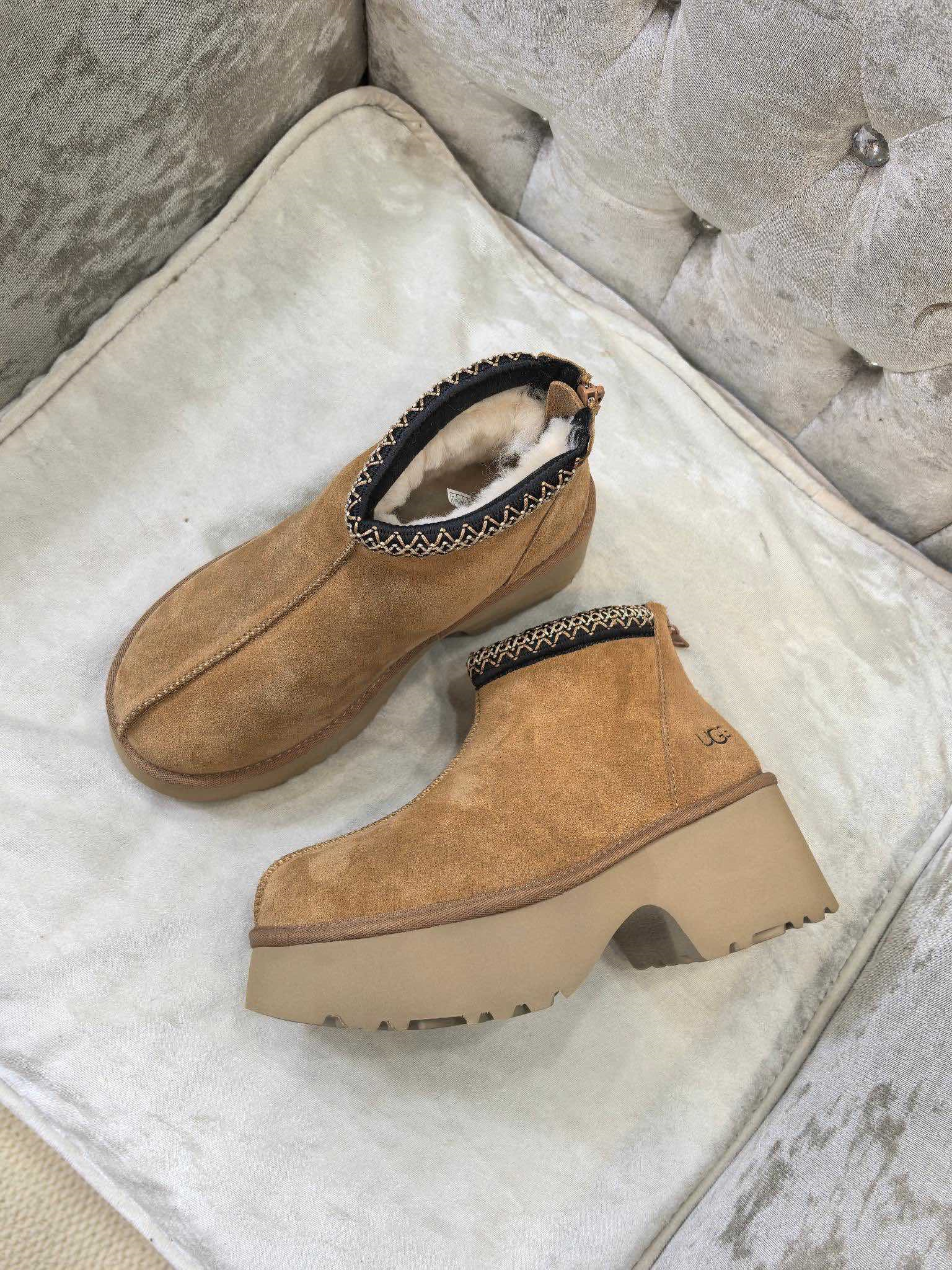 UGG Tasman Platform Slide Black with Tribal Print Strap Slippers - 14