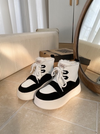 Louis Vuitton LV Maxi Trainer Low Black White
