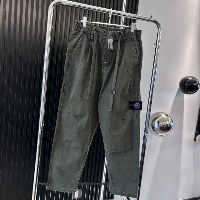 Stone Island Jeans DX30-12 cargo with utility pockets and strap details product detail image 5