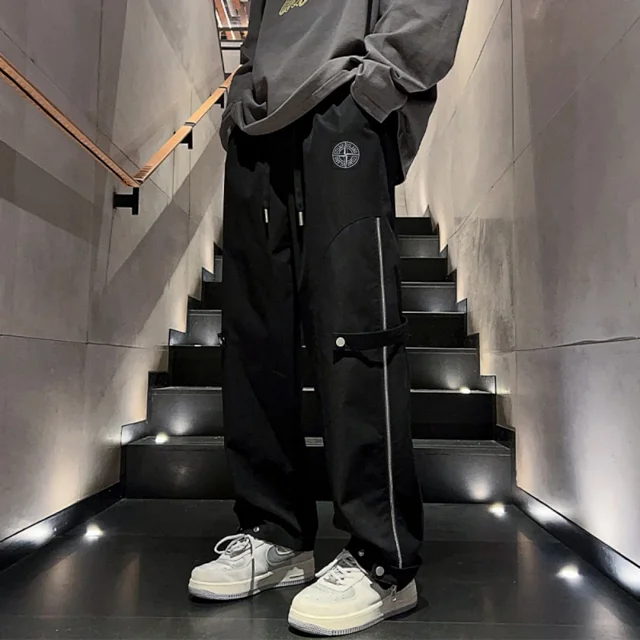 Stone Island Jeans DX30-12 cargo with utility pockets and strap details product detail image 15