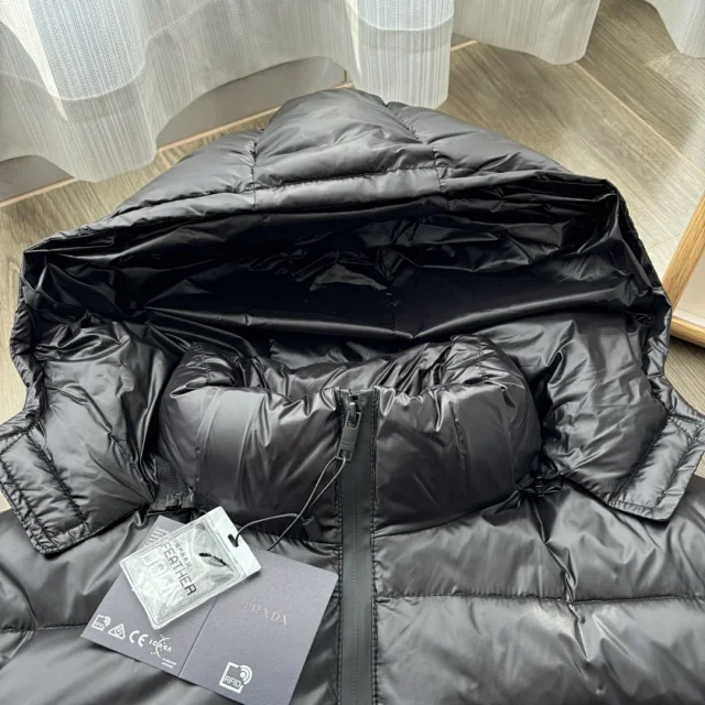 Prada Down Jackets Quilted puffer with hooded and stand-collar styles product detail image 15