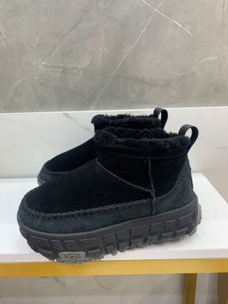 Louis Vuitton Luxembourg Low All Black Embossed